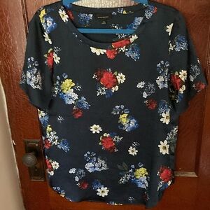 Banana Republic Floral Short Sleeve Top - Navy, Red, Blue small